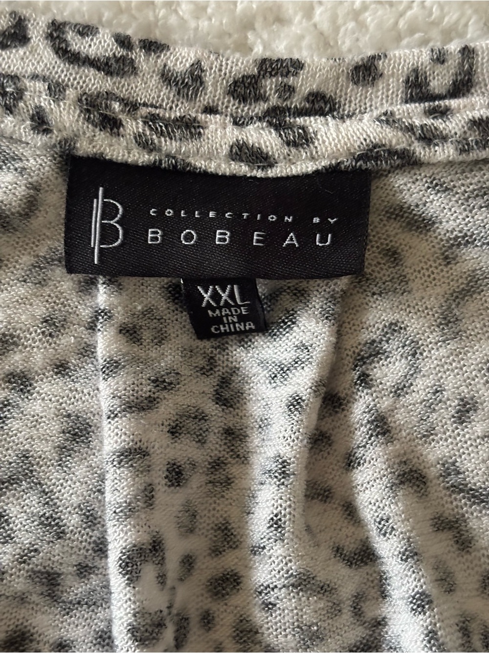 bobeau White and Gray Leopard Print V-Neck Tunic - Picture 10 of 14